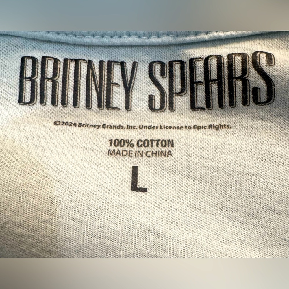 Britney Spears Graphic Tee short sleeve size large - Picture 6 of 6